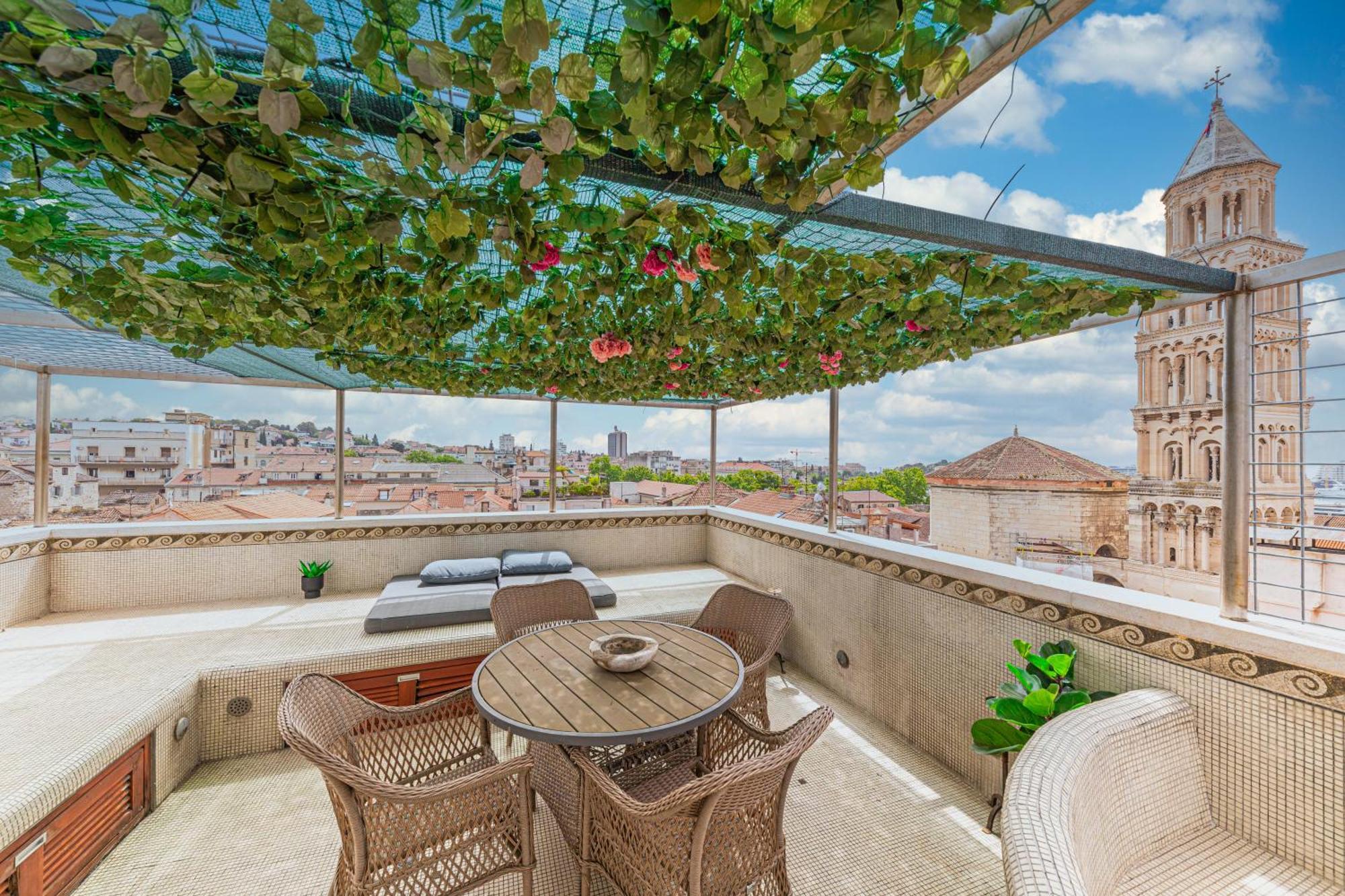 Augubio Penthouse Lejlighed Split Eksteriør billede