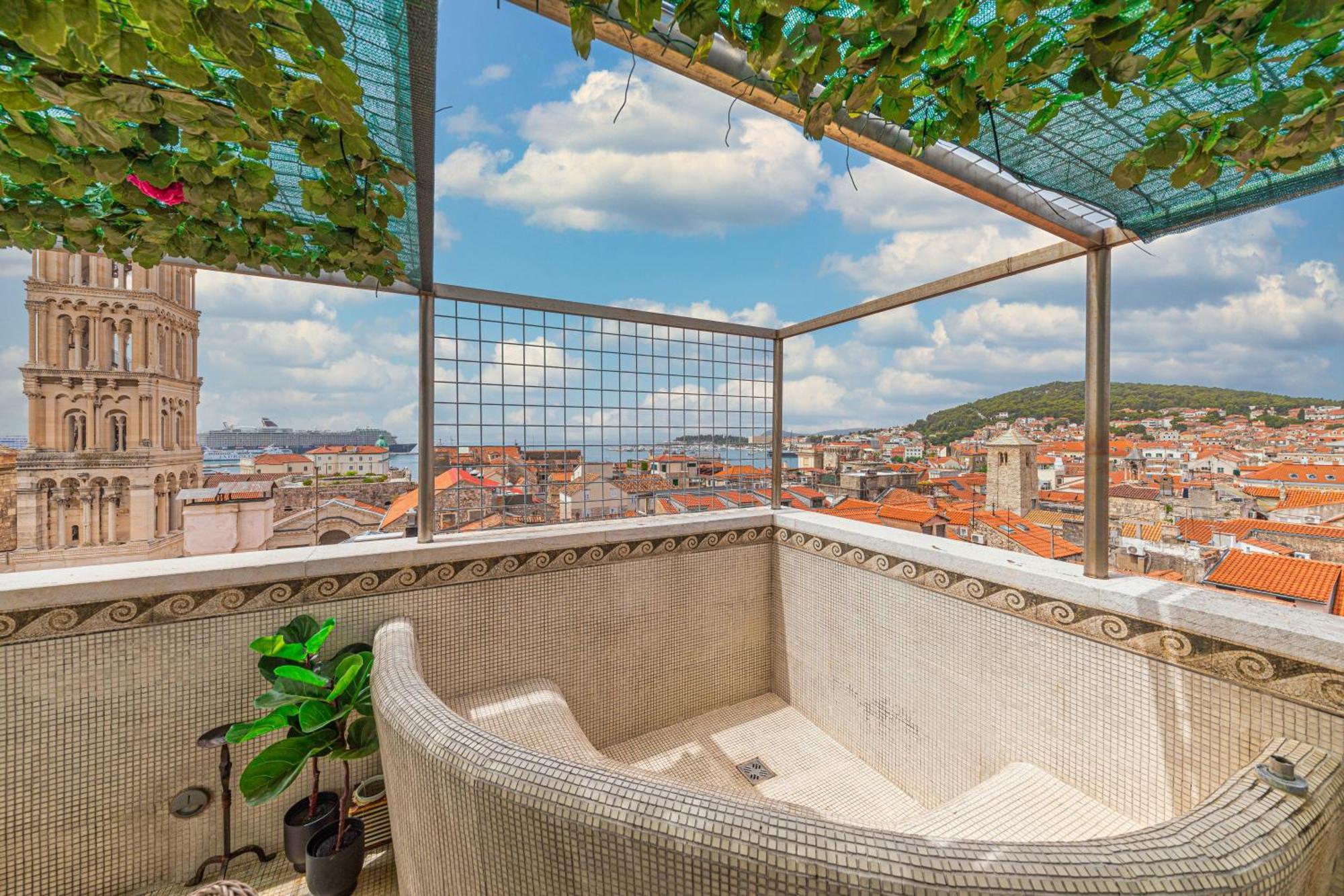Augubio Penthouse Lejlighed Split Eksteriør billede
